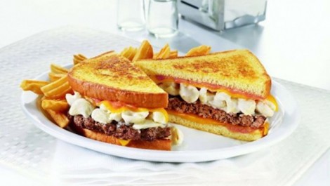 Mac and cheese patty melt